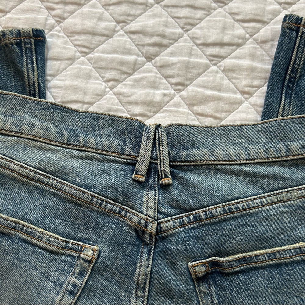 Good American Good Standard High-Rise Baggy Jeans in Dark Denim - Picture 10 of 14
